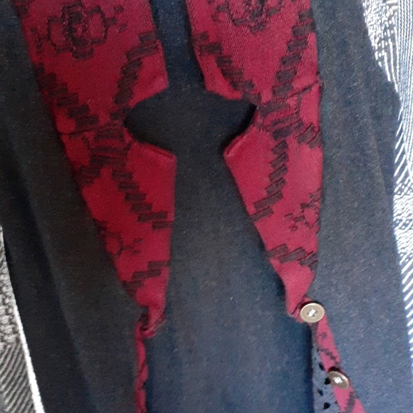 BKE SWEATER Small Gray & Burgundy - Picture 11 of 13